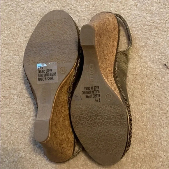 🌴Time to think about that vacation y’all!🌴 - Picture 6 of 7